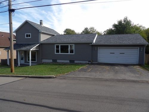 230 N Vine St, New Castle, PA, 16101-2665 | Card Image