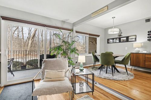 16543 Middlebelt Rd, Livonia, MI, 48154-3342 | Card Image