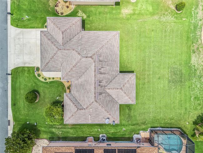 Nice size driveway & walkway | Image 37