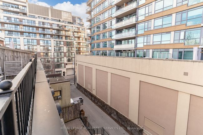 12 - 1968 Bloor St W, House attached with 3 bedrooms, 3 bathrooms and null parking in Toronto ON | Image 48