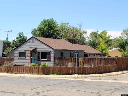 222 7th St, Thermopolis, WY, 82443-2304 | Card Image