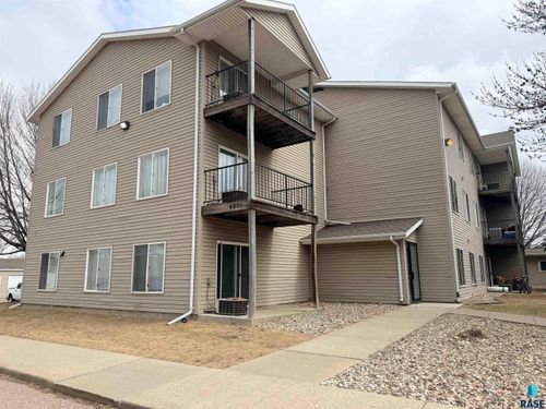 4601 E 26th St Street, Sioux Falls, SD, 57710 | Card Image