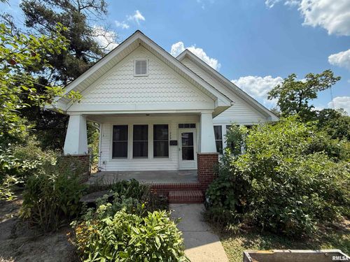 329 E Pacific St, Harrisburg, IL, 62946-1132 | Card Image