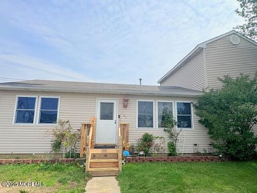 101 Illinois Ave, Waretown, NJ, 08758-2432 | Card Image