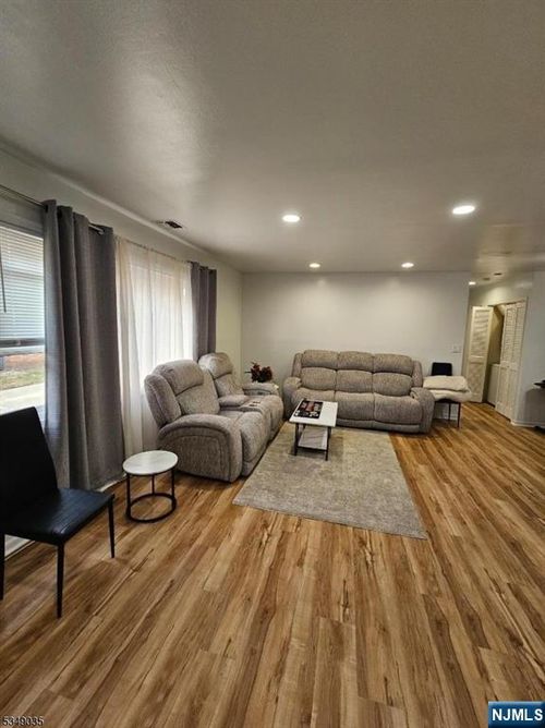 120 Sherwood Ave, Paterson, NJ, 07502-1853 | Card Image