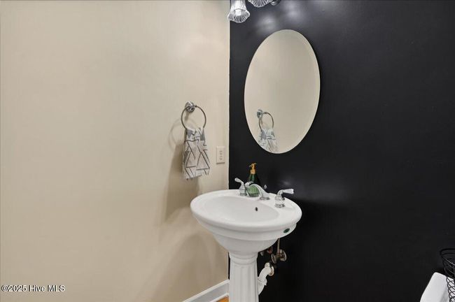 108 Clay Cir, House other with 3 bedrooms, 3 bathrooms and 2 parking in West End NC | Image 45