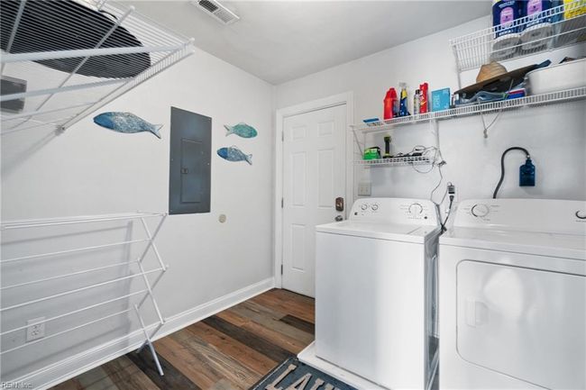 9509 14 Th Bay St, House attached with 4 bedrooms, 3 bathrooms and null parking in Norfolk VA | Image 39