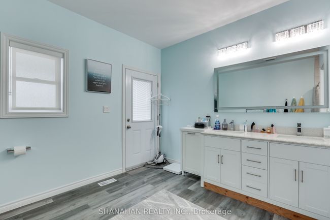 3167 Broadway St, House other with 4 bedrooms, 4 bathrooms and 4 parking in Brooke Alvinston ON | Image 21
