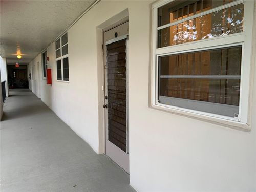 203-9460 Poinciana Pl, Davie, FL, 33324-4879 | Card Image