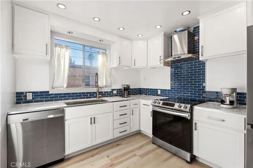 2e-527 Cedar Ave, Long Beach, CA, 90802-2207 | Card Image