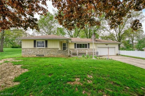 5638 Bonnie Lou Dr, New Franklin, OH, 44319-4706 | Card Image