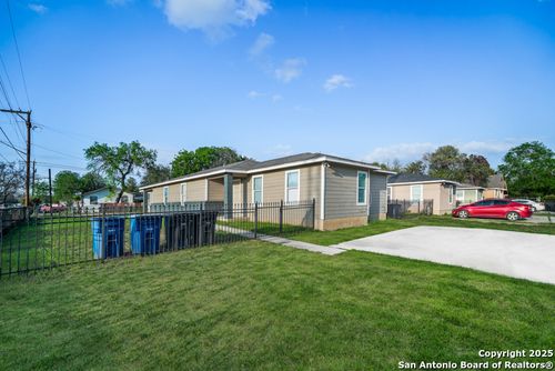 2-212 Bynum Ave, San Antonio, TX, 78211-3302 | Card Image
