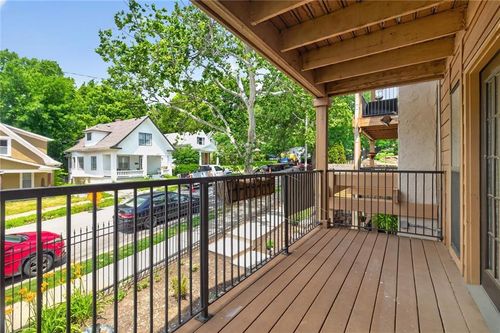 104-4727 Jarboe St, Kansas City, MO, 64112-1350 | Card Image
