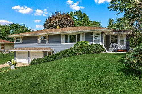 2810 Western Ave N, Roseville, MN, 55113-2302 | Card Image