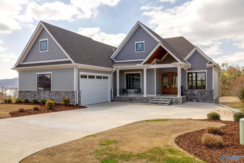 90 Gl Ridge Circle, Guntersville, AL, 35976 | Card Image