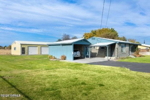 2608 S 16th Ave, Yakima, WA, 98903-9531 | Card Image