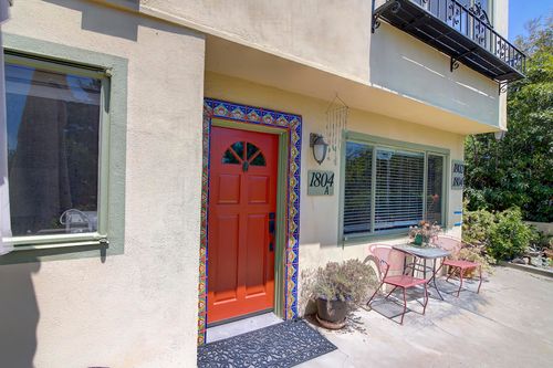 a-1804 Loma St, Santa Barbara, CA, 93103-1824 | Card Image