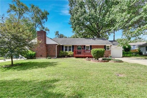 5226 Alder Dr, Roeland Park, KS, 66205-2107 | Card Image