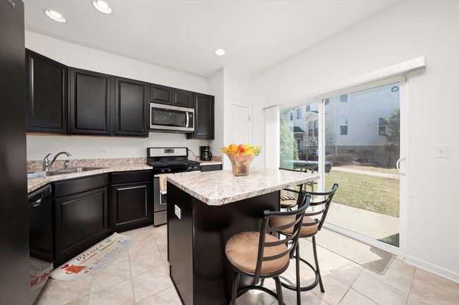 217 Owen St, Townhouse with 2 bedrooms, 3 bathrooms and 2 parking in Matteson IL | Image 14
