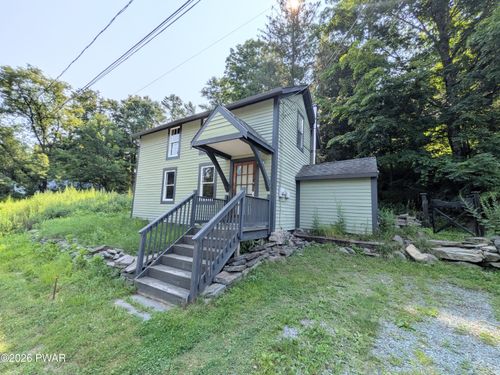105 Delaware Dr, Lackawaxen, PA, 18435-9613 | Card Image