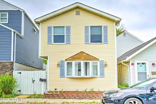 18 Waterview Pl, Keansburg, NJ, 07734-1610 | Card Image