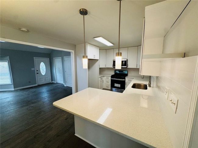 208 Arbour Way, House other with 3 bedrooms, 2 bathrooms and null parking in Suwanee GA | Image 24