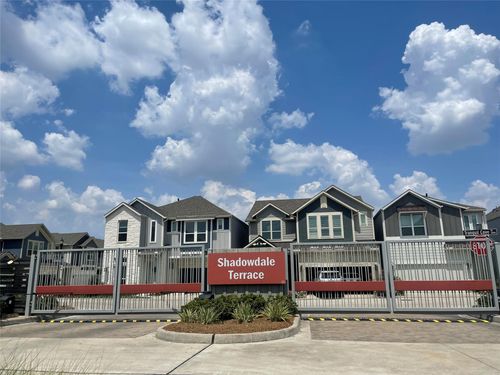10418 Quiet Courtyard Road, Houston, TX, 77043 | Card Image