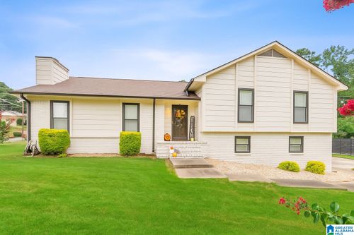 928 20th Ave Nw, CENTER POINT, AL, 35215-4240 | Card Image