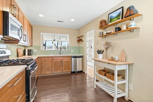 6d-150 Bedford Rd, Chappaqua, NY, 10514-2740 | Card Image