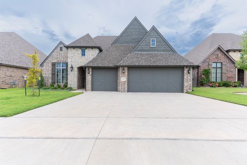 2910 E Quaker St, Broken Arrow, OK, 74014-3499 | Card Image