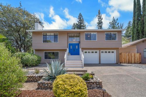 924 Yosemite Lane, El Dorado Hills, CA, 95762 | Card Image