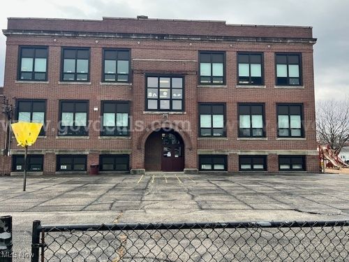 602 Plum St, Fairport Harbor, OH, 44077-5647 | Card Image