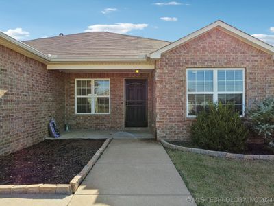 5962 E 148th Place S, House other with 3 bedrooms, 2 bathrooms and null parking in Bixby OK | Image 3