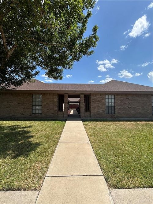 809 Los Tesoros Dr, Pharr, TX, 78577-2147 | Card Image