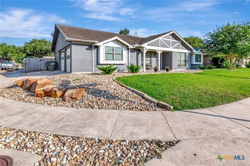 1407 Plantation Rd, Victoria, TX, 77904-2283 | Card Image