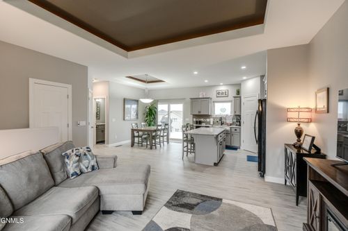 707 Walter Way, Bismarck, ND, 58503-1193 | Card Image