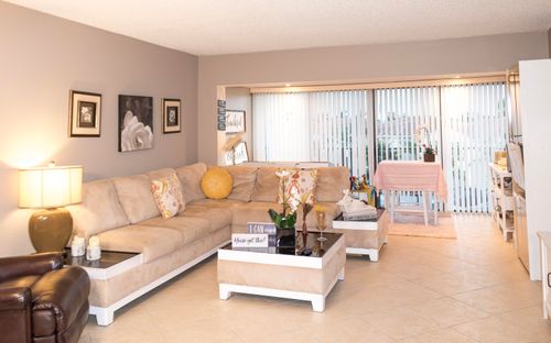 301-4100 Tivoli Ct, Lake Worth, FL, 33467-4094 | Card Image