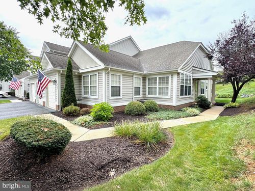 320 Oak Hill Ln, Wyomissing, PA, 19610-3207 | Card Image