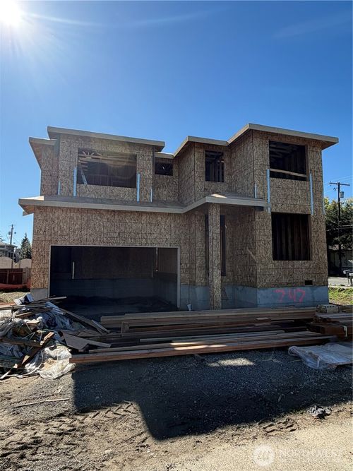 747 Maple Ave, La Conner, WA, 98257-9466 | Card Image