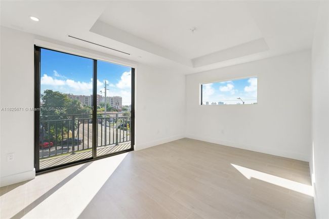 3349 - 3345 Sw 22 Nd Ter, Townhouse with 3 bedrooms, 3 bathrooms and null parking in Miami FL | Image 6