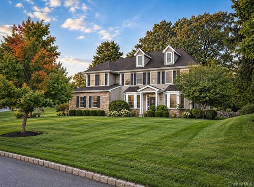 84 Mansion Ridge Blvd, Monroe, NY, 10950-5572 | Card Image