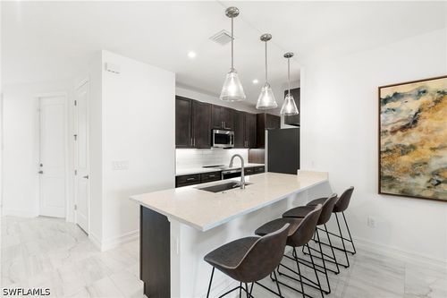 7572 Carnegie Way, NAPLES, FL, 34119-9840 | Card Image