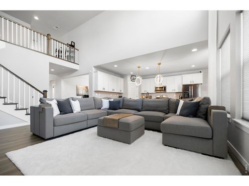 2102 Bouquet Dr, Windsor, CO, 80550-3622 | Card Image