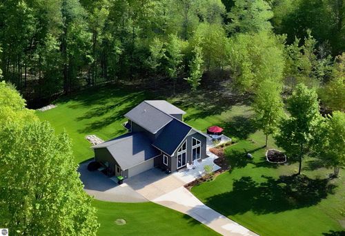 2013 E Kasson Rd, Cedar, MI, 49621-8669 | Card Image