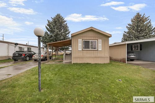 1807 N Pinewood Dr, Idaho Falls, ID, 83401-1720 | Card Image