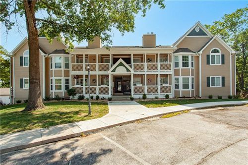 1-4323 S Megan Ct, Independence, MO, 64055-7622 | Card Image