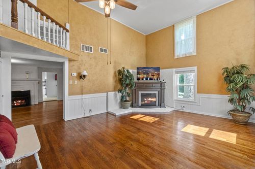 1005 Old Snapps Ferry Rd, Chuckey, TN, 37641-4255 | Card Image