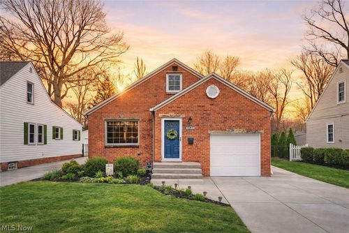 24024 E Oakland Rd, Bay Village, OH, 44140-2829 | Card Image