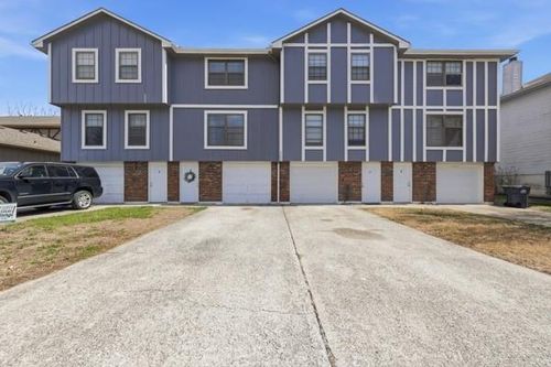 2000 Sw 9th St, Blue Springs, MO, 64015-8816 | Card Image