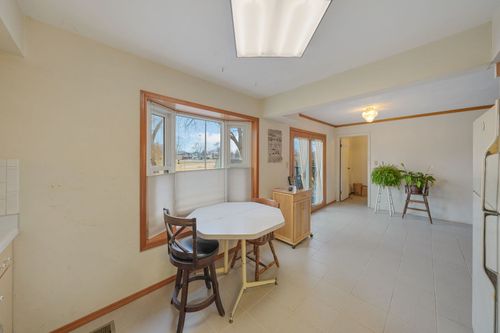 184 S Circle Ave, Bloomingdale, IL, 60108-1712 | Card Image